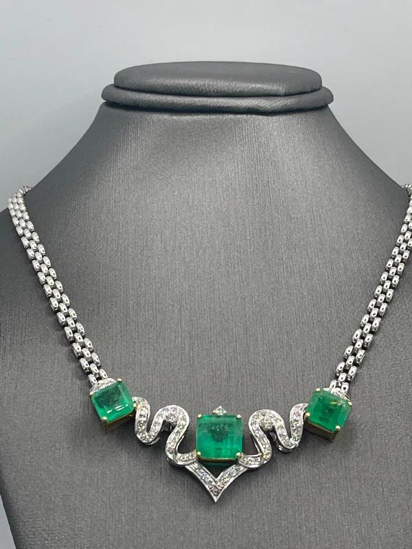 women's necklaces casual everyday -Ladies 18 Karat White Gold, Emerald & Diamond Necklace Amazing 8 Carat