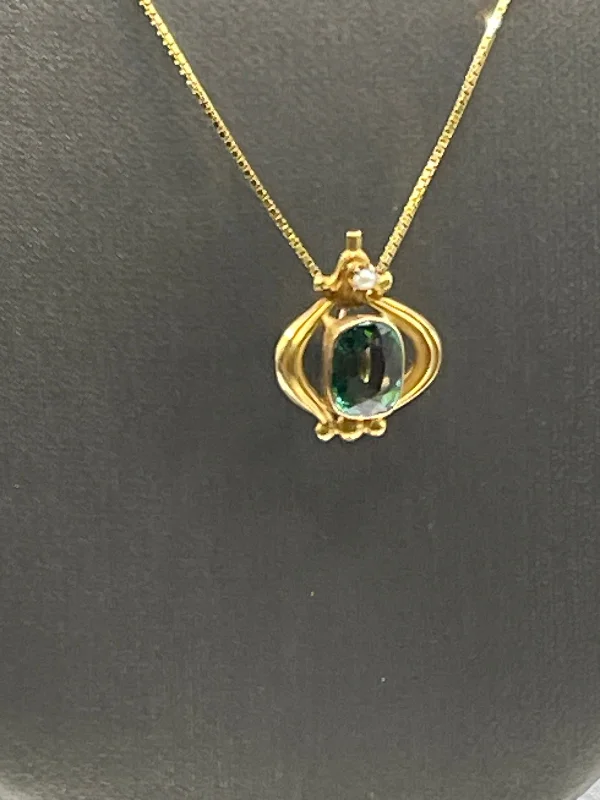 women's necklaces rose gold -Ladies Antique Beautiful 14 Karat Solid Yellow Gold Emerald and Diamond Necklace