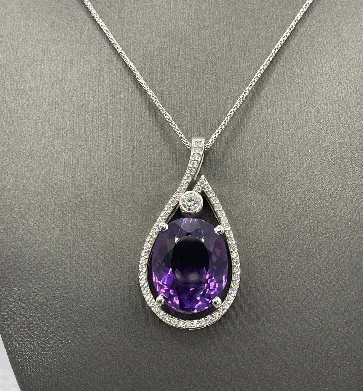 women's necklaces classic pearl -14 Karat White Gold Oval Amethyst And Round Brilliant Diamond Necklace Beautiful Purple Flawless GIA Certification