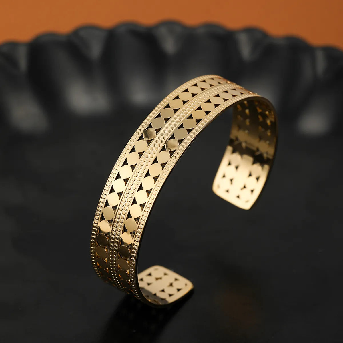 women's bracelets baroque style -Fashion C Shape Round Stainless Steel Hollow Out Bangle